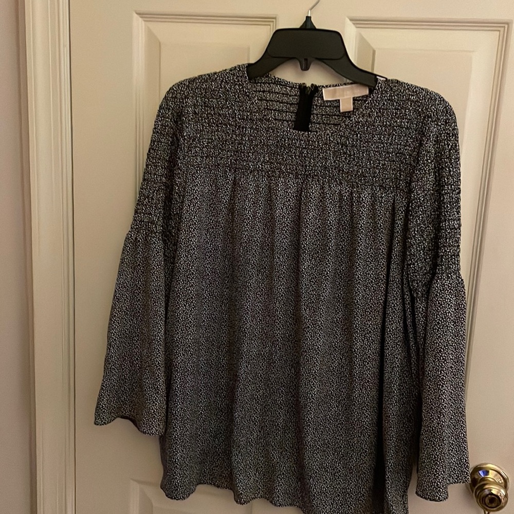 EUC size L Michael Michael Kors 3/4 length sleeve black and white blouse